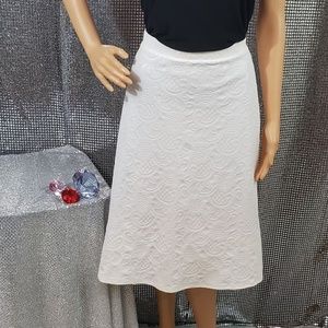 White Textured Floral Pattern 3/4 Length Skirt